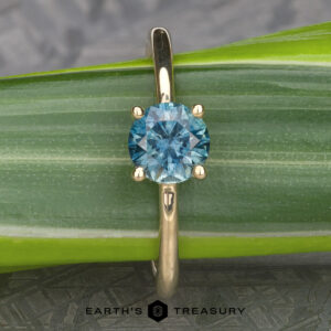 The "Felicia" ring in 14k yellow gold with 1.12-carat Montana sapphire