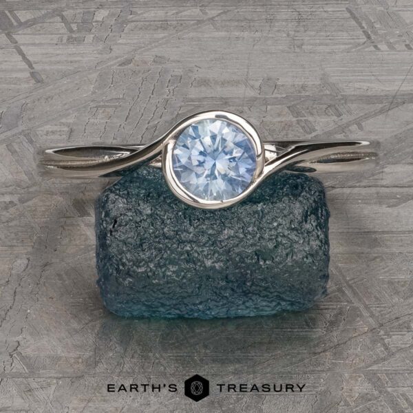 The "Milos" Ring in platinum with 0.61-Carat Montana Sapphire The "Milos" Ring in platinum with 0.61-Carat Montana Sapphire