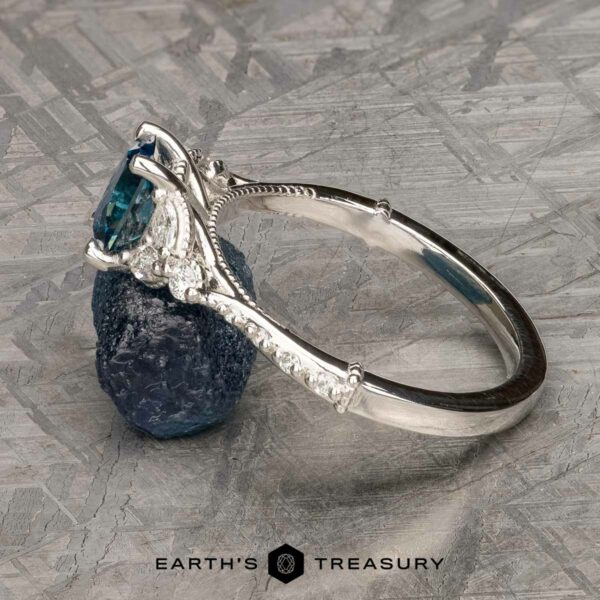 The Ornate "Cattleya" ring in platinum with 1.49-carat Montana sapphire The Ornate "Cattleya" ring in platinum with 1.49-carat Montana sapphire