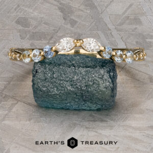 The ornate "Cattleya" band in 18k yellow gold