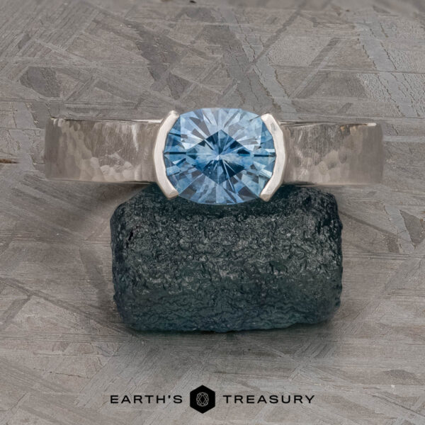 The Wide "Larisa" ring in 14k white gold with 1.42-carat Montana sapphire The Wide "Larisa" ring in 14k white gold with 1.42-carat Montana sapphire