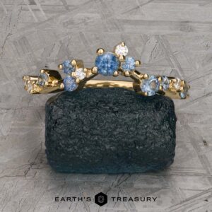 The Deluxe "Nebula" Band in 18k yellow gold