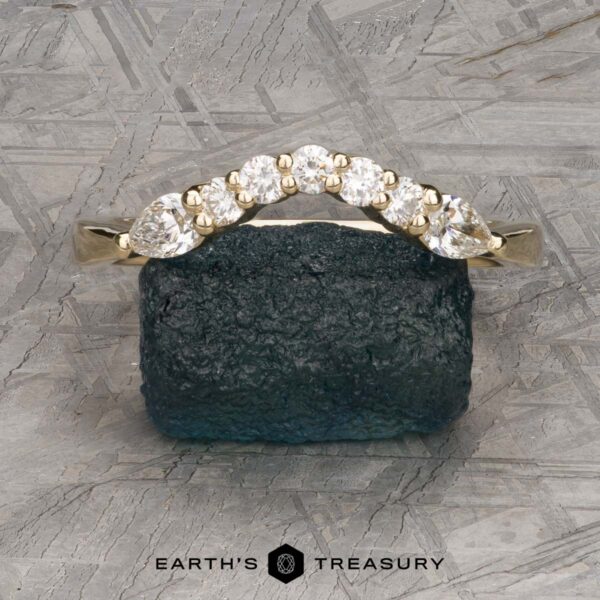 The "Clematis" band in 14k yellow gold The "Clematis" band in 14k yellow gold