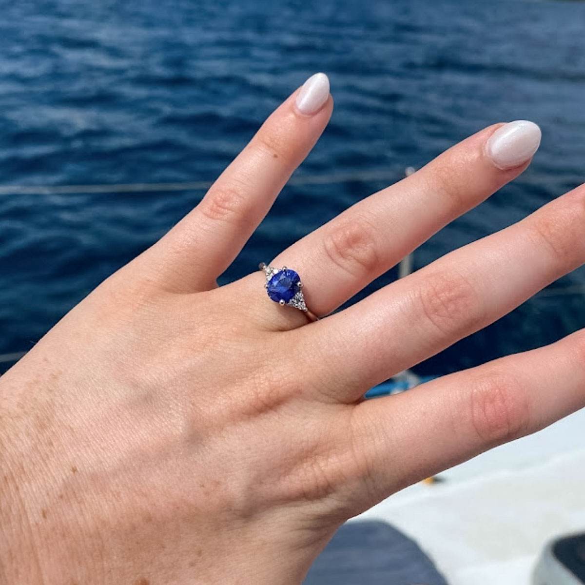 The "Kacie" ring in platinum with 2.66-Carat Ceylon Sapphire
