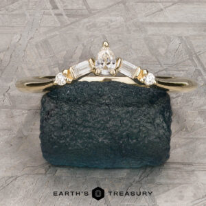 The "Lalinde" Band in 14k yellow gold