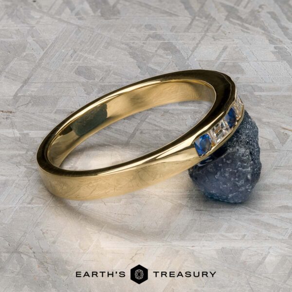 The "Caspian" ring in 18k yellow gold with deep blue sapphires The "Caspian" ring in 18k yellow gold with deep blue sapphires