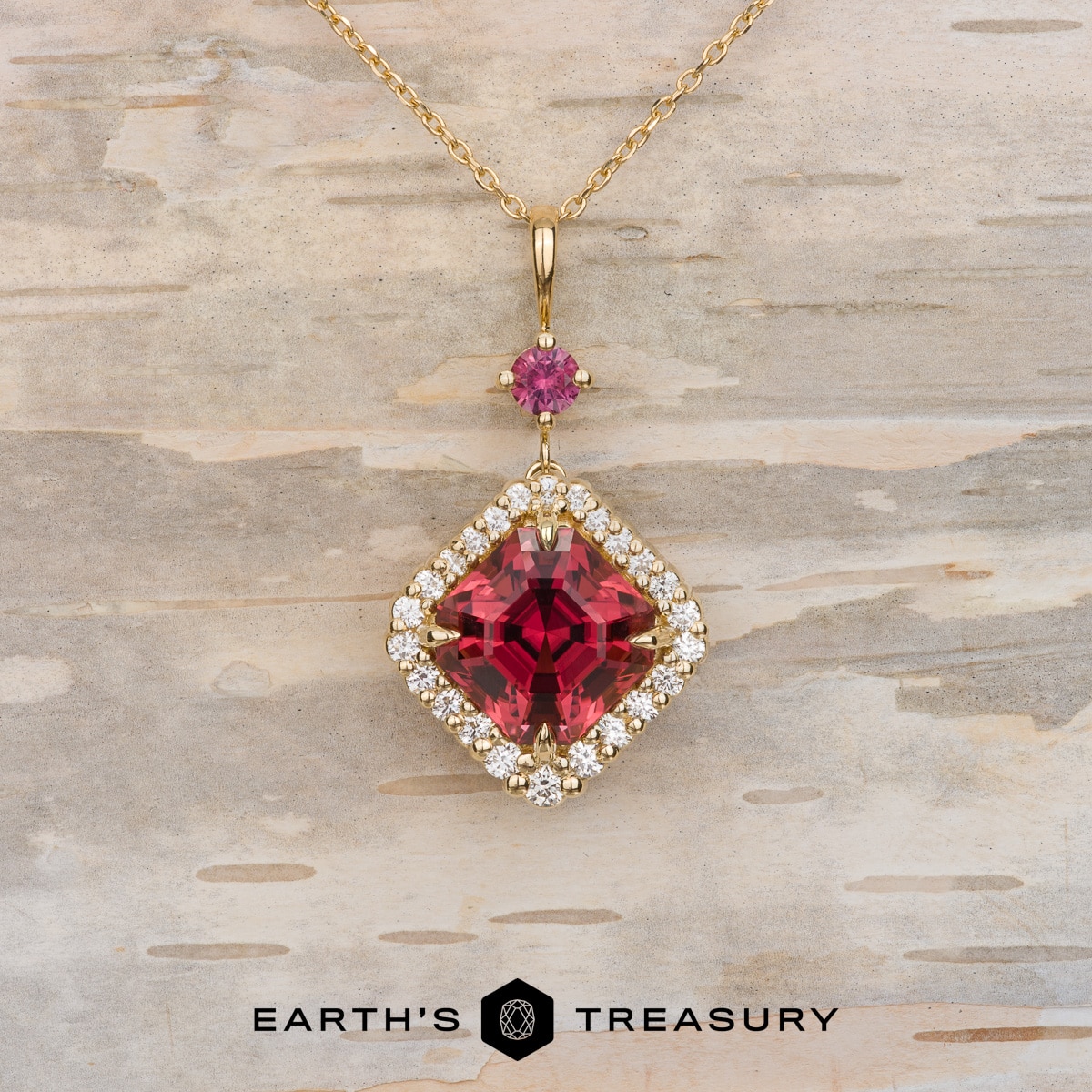 A custom necklace in 18k yellow gold featuring a 4.62-carat tourmaline