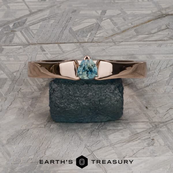 The "Fuji" classic sapphire ring in 14K rose gold The "Fuji" classic sapphire ring in 14K rose gold