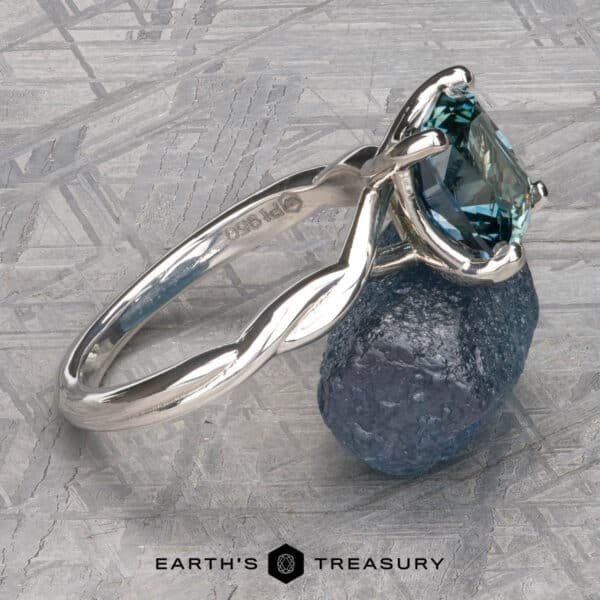 The Lynet ring in platinum with 3.21-carat Montana sapphire The Lynet ring in platinum with 3.21-carat Montana sapphire