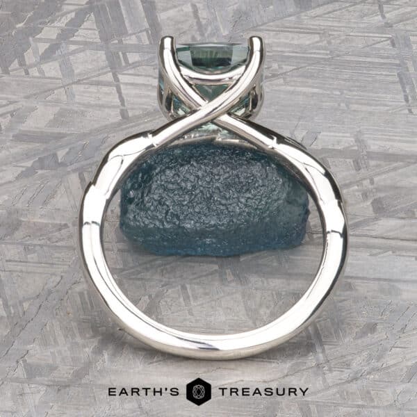 The Lynet ring in platinum with 3.21-carat Montana sapphire The Lynet ring in platinum with 3.21-carat Montana sapphire