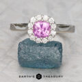 The Prong "Valeria" ring in 18K white gold with 1.14-carat Madagascar sapphire