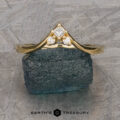 The "Sappho" band in 18k yellow gold