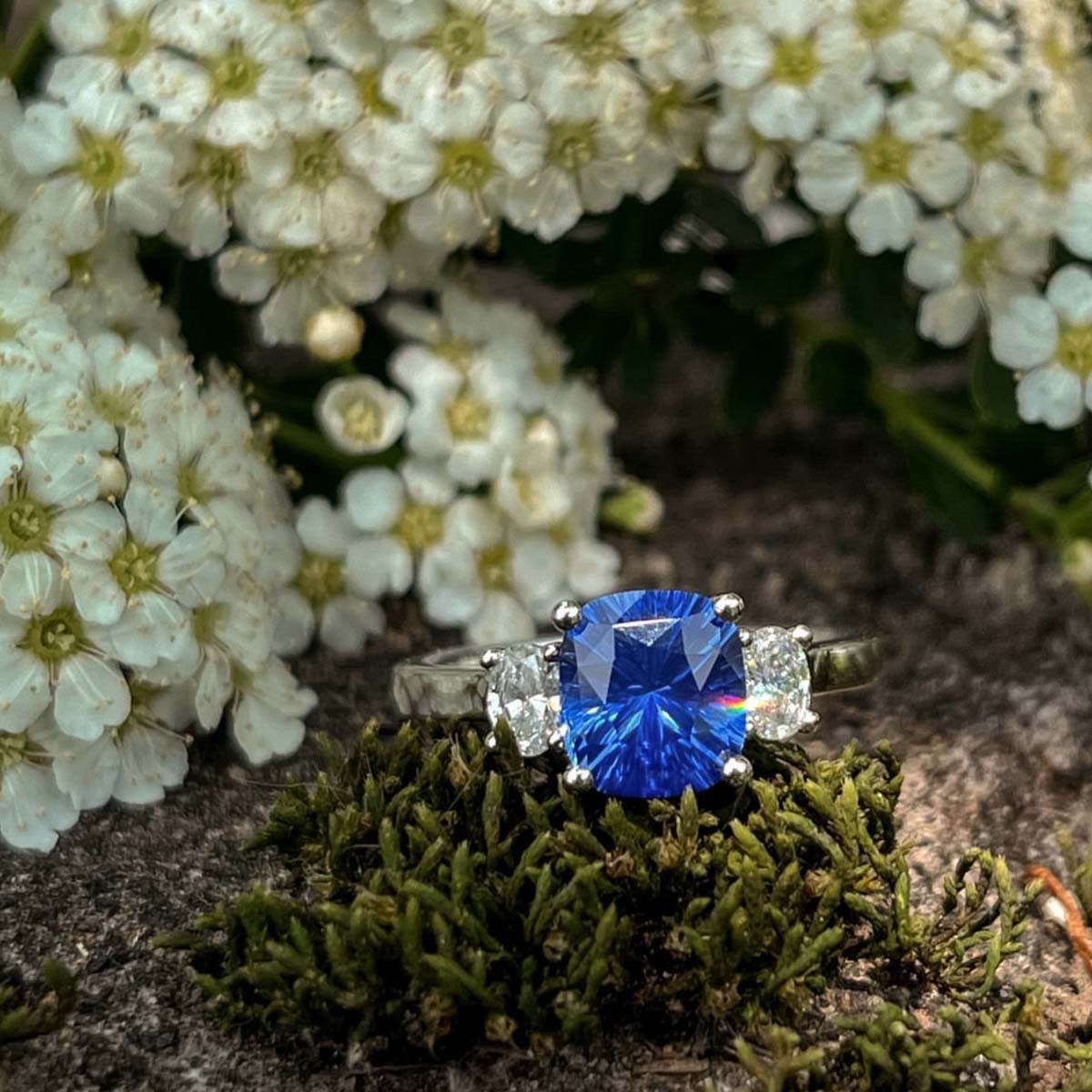 The "Evelyn ring in 18K white gold with a 2.08-carat Ceylon sapphire
