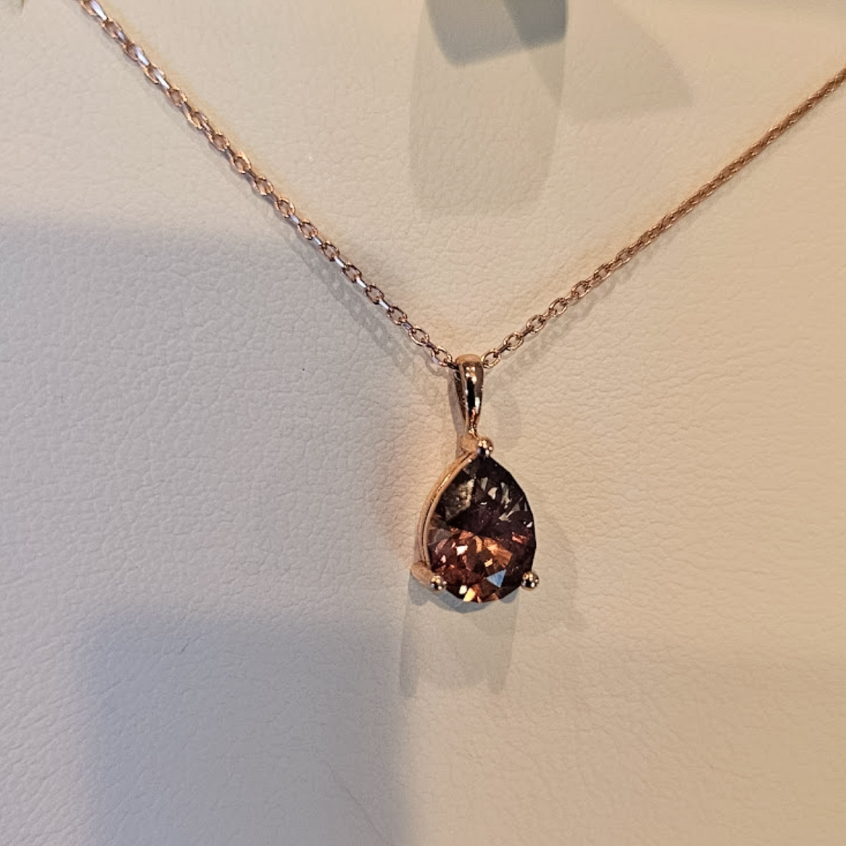 The "Misty" Pendant in 14K rose gold with 1.74-Carat Umba Sapphire