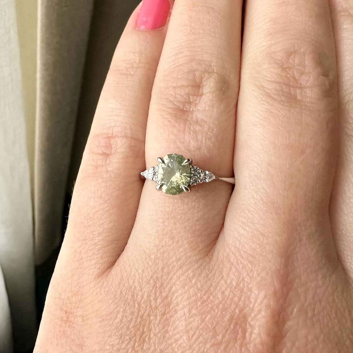 The "Vela" ring in platinum with 1.70-carat Montana sapphire
