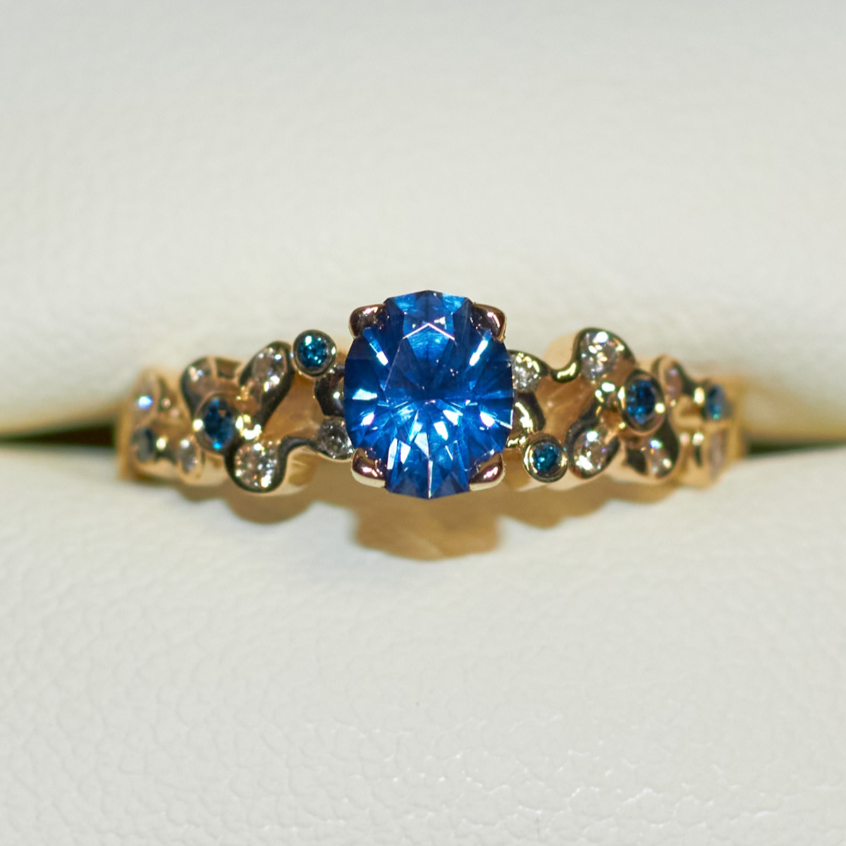 Custom ring in 14k yellow gold with 0.98-carat Montana sapphire