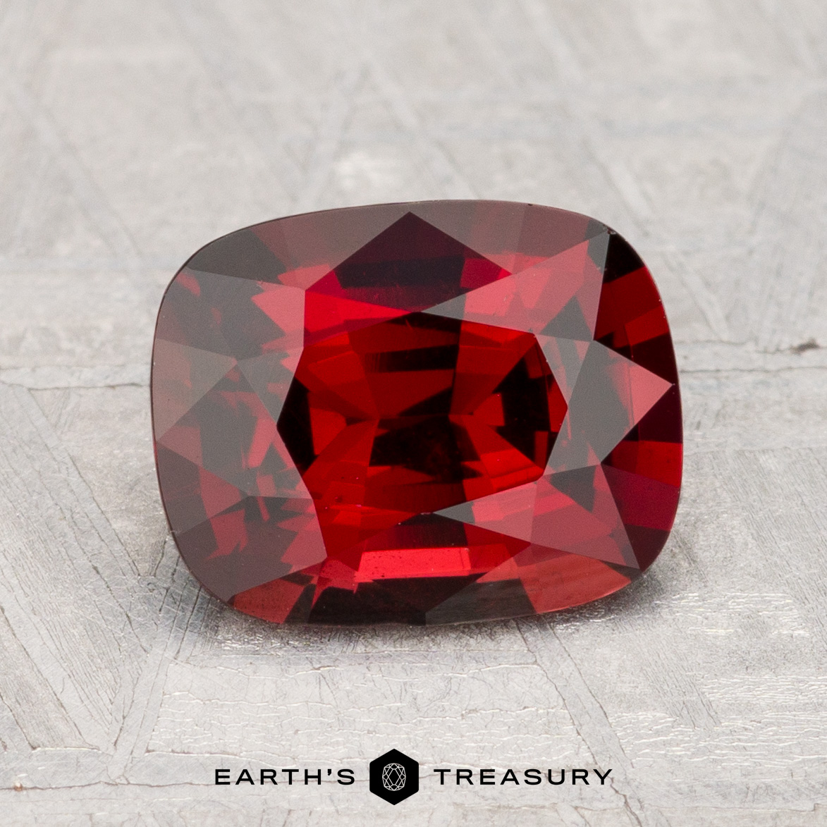 ボンボネロ　レッド　シリコン 2.58-Carat Deep Red Spinel - Earth's Treasury
