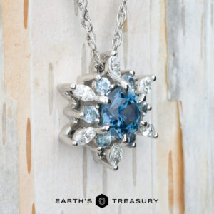 The "Blizzard" pendant in platinum with 2.15-Carat Montana Sapphire