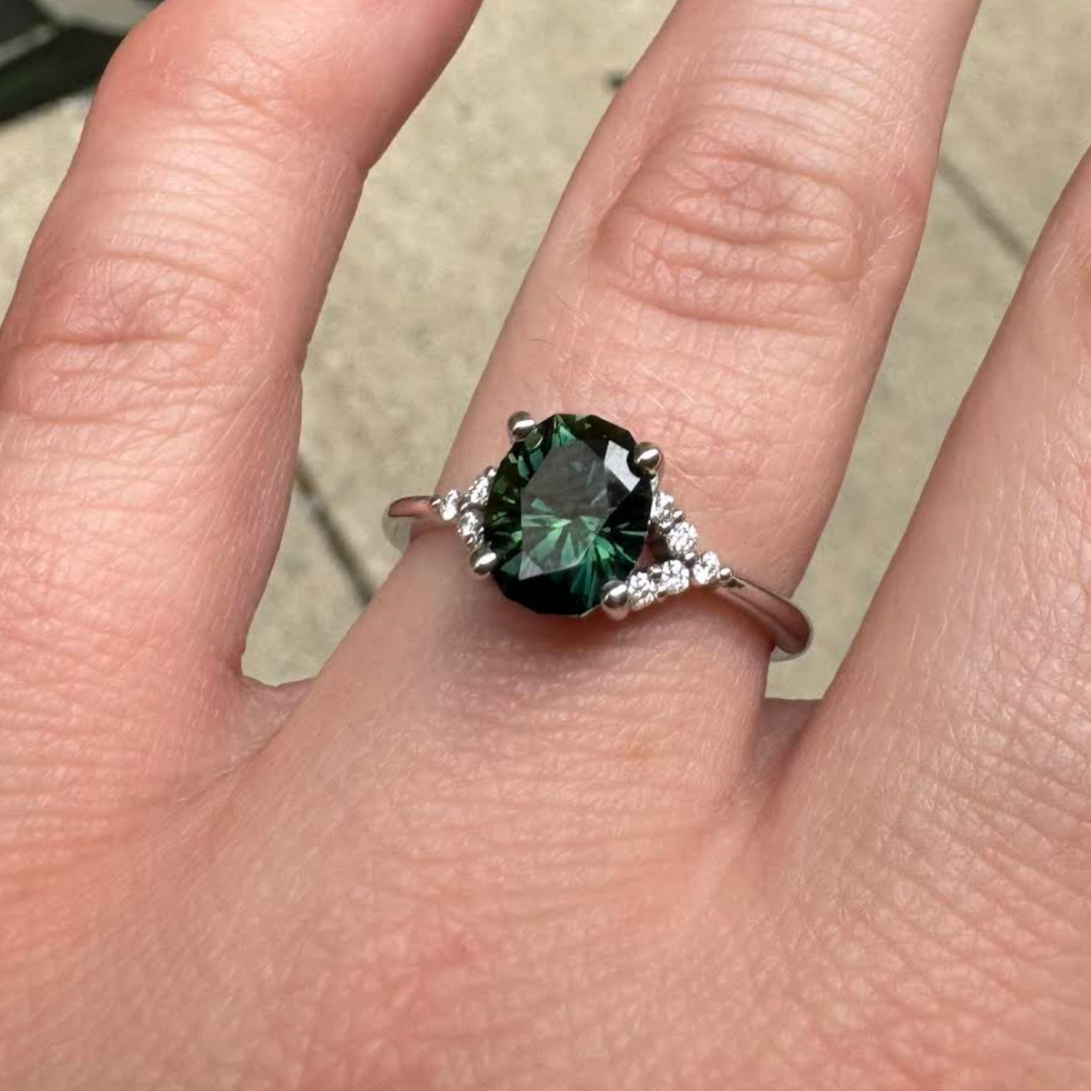 The "Chiron" ring in 14K white gold with 2.25-carat Australian sapphire