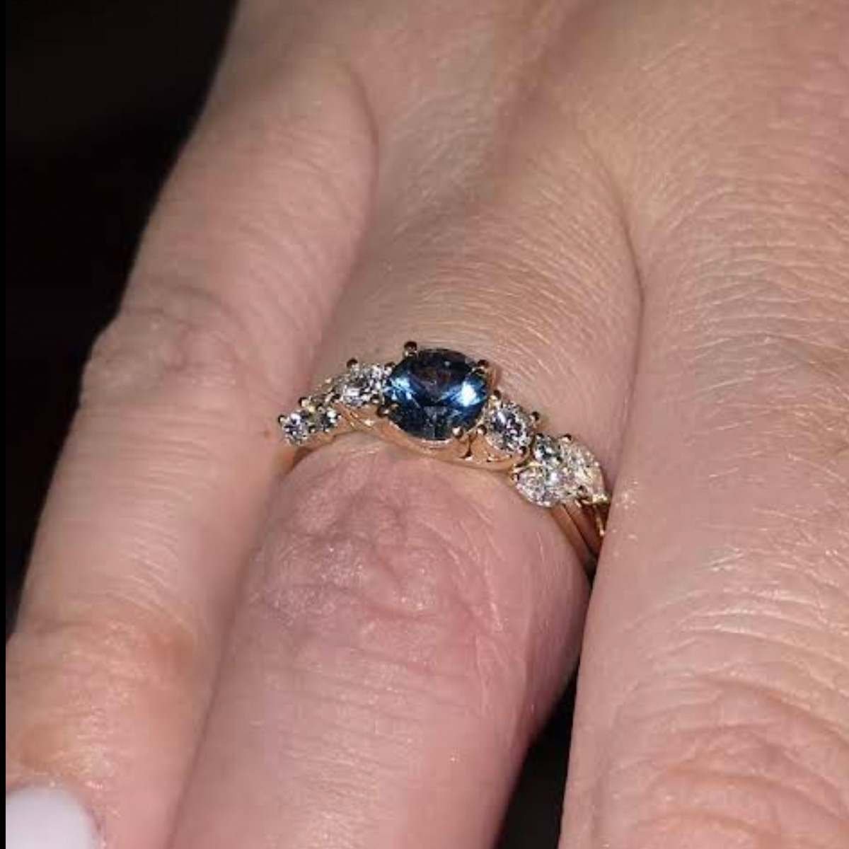 Custom "Lobelia" ring in 14K yellow gold with 0.90-Carat Montana Sapphire
